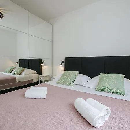 Spacious Luxury - Comfort Two Bedroom Apartman Trogir