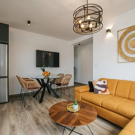 Apartman Spacious Luxury - Comfort Two Bedroom Trogir