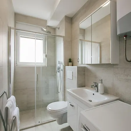 Spacious Luxury - Comfort Two Bedroom Apartmán Trogir